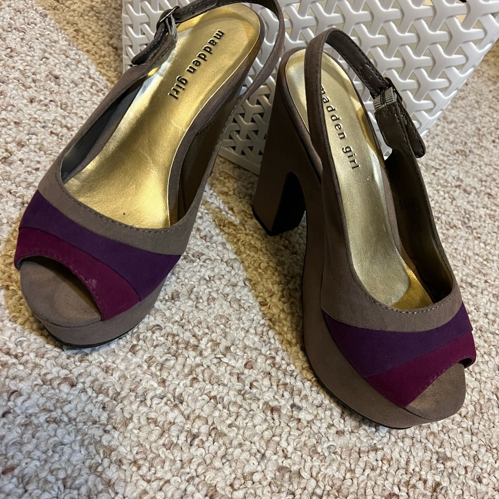 Steve Madden Wedge - Picture 2 of 9